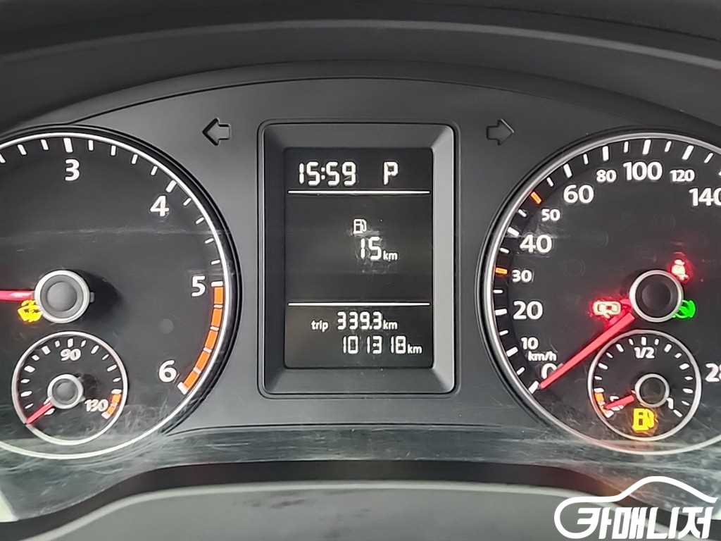 Volkswagen Jetta New Jetta 1.6 TDI BlueMotion thumbnail 6