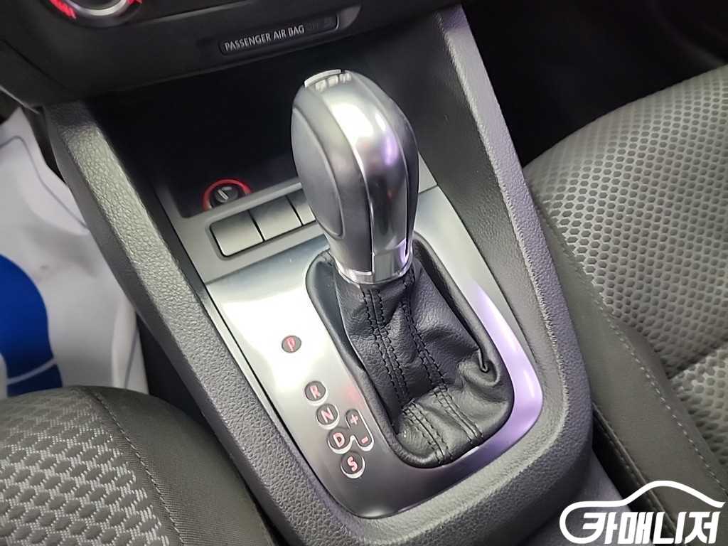 Volkswagen Jetta New Jetta 1.6 TDI BlueMotion thumbnail 8