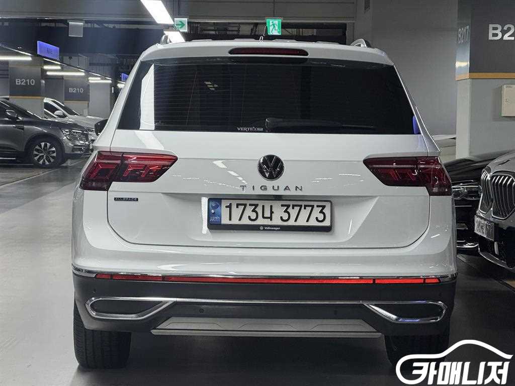 Volkswagen Tiguan Tiguan Allspace 2.0 TSI Prestige thumbnail 4