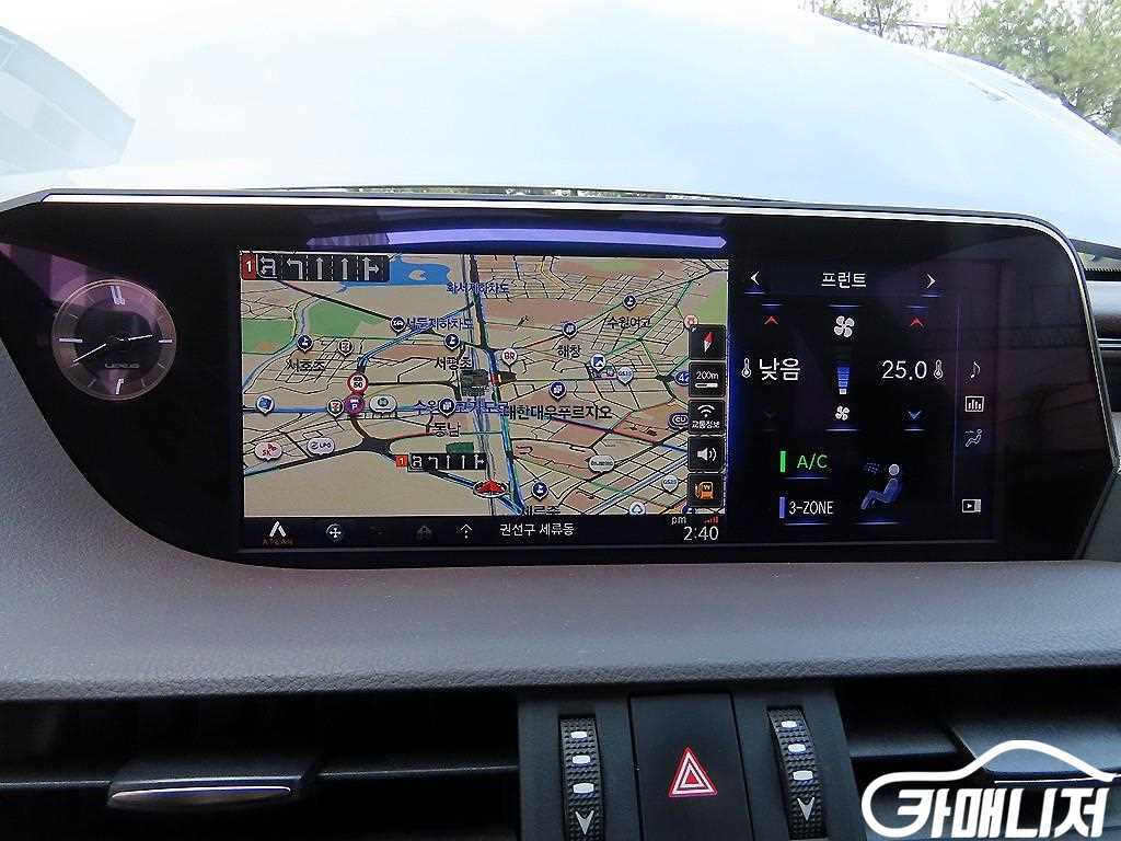 Lexus ES ES300h 7th Gen Luxury Peulreoseu thumbnail 15