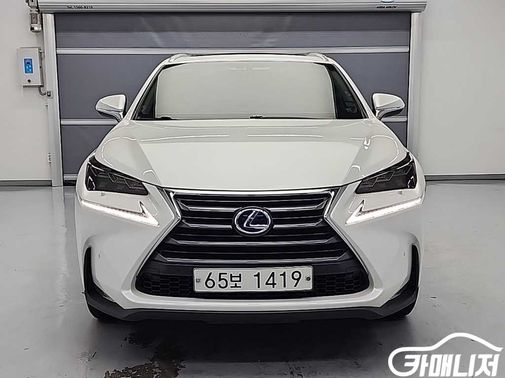 Lexus NX NX 300h Executive thumbnail 2
