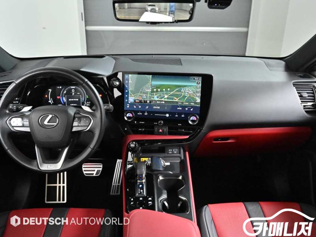 Lexus NX NX 450h+ F Sport thumbnail 7