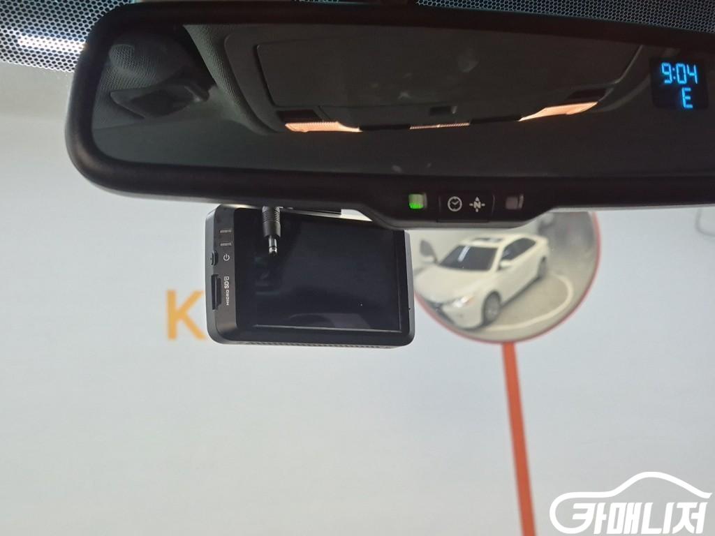 Toyota Camry 2.5 XLE thumbnail 18