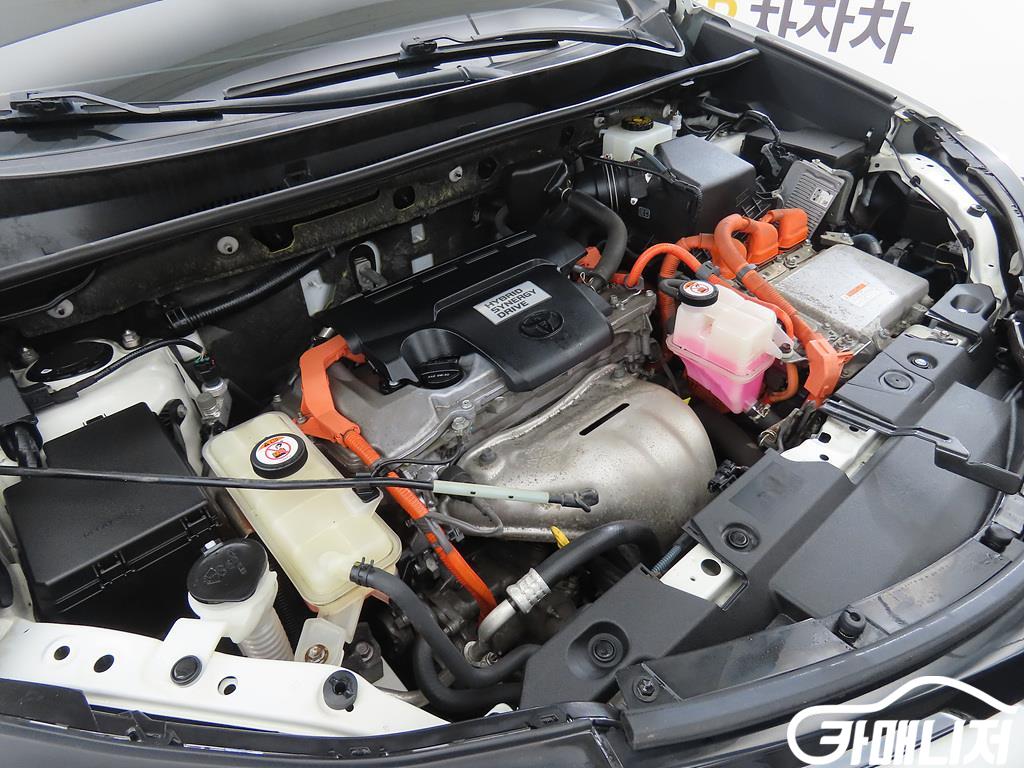 Toyota RAV4 Rabeu4 2.5 4WD Hybrid thumbnail 19