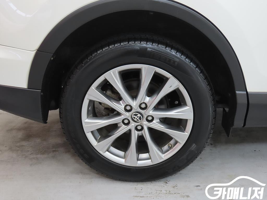 Toyota RAV4 Rabeu4 2.5 4WD Hybrid thumbnail 20