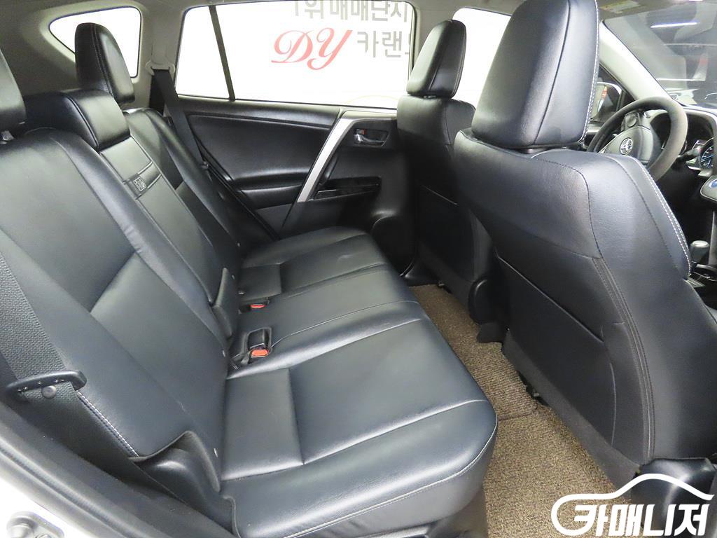 Toyota RAV4 Rabeu4 2.5 4WD Hybrid thumbnail 7