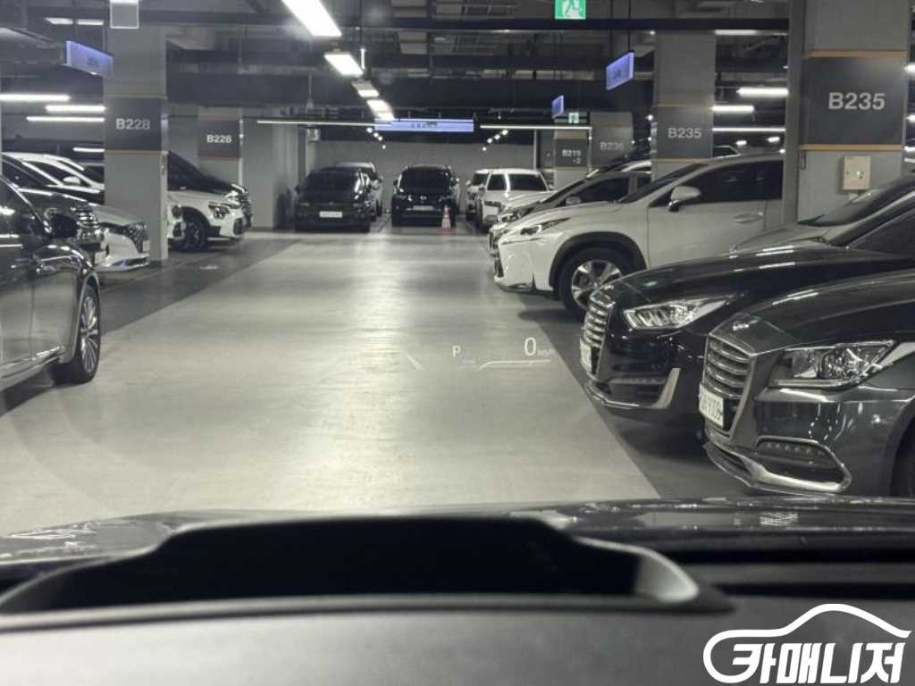 Toyota Sienna 2.5 2WD Hybrid thumbnail 15