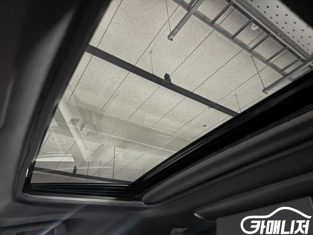 Toyota Sienna 2.5 2WD Hybrid thumbnail 19