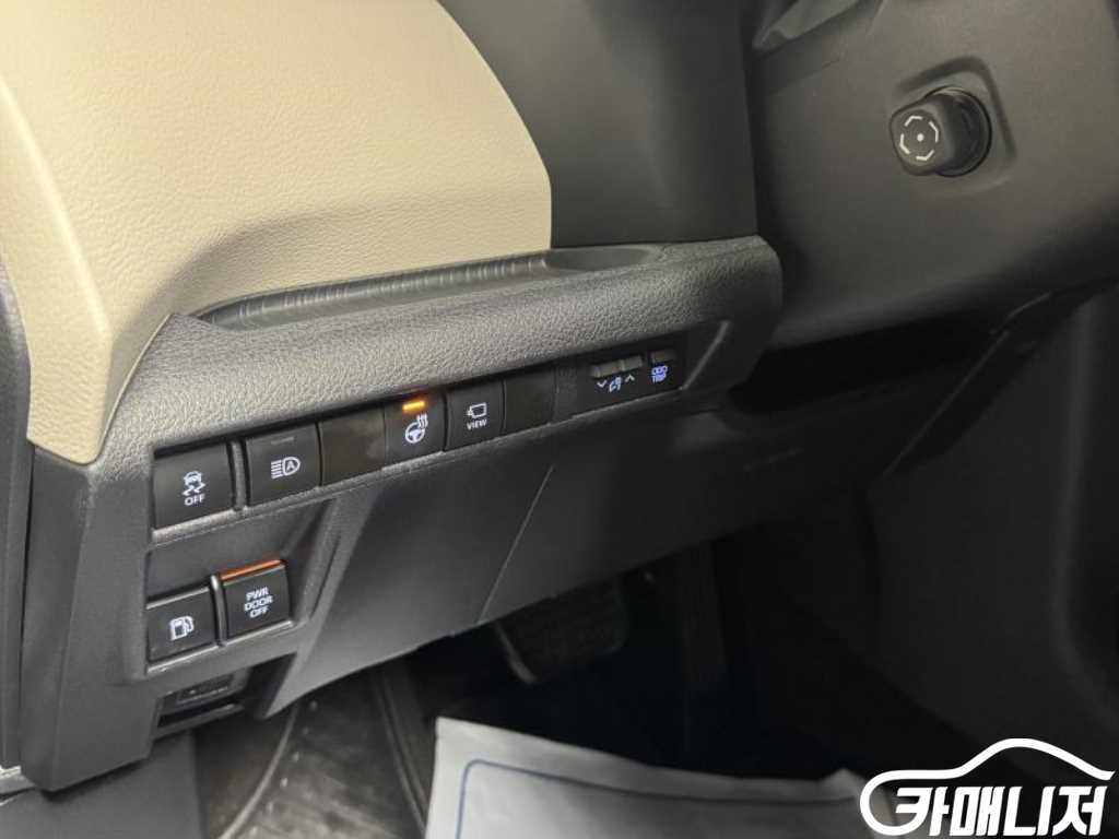 Toyota Sienna 2.5 2WD Hybrid thumbnail 8