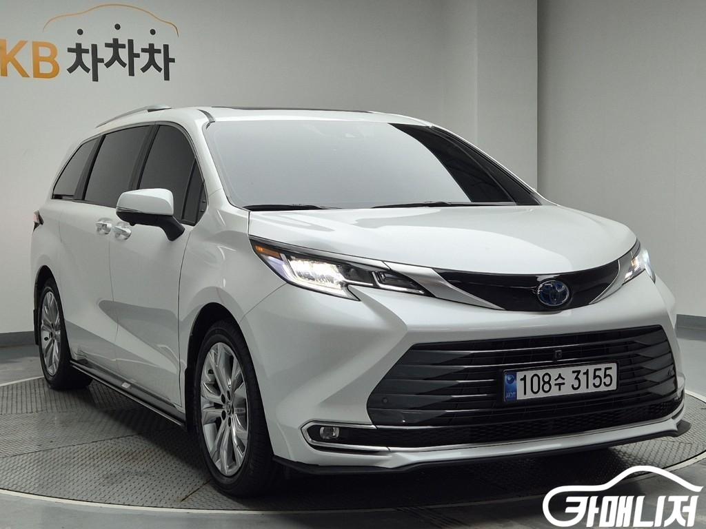 Toyota Sienna 2.5 2WD Hybrid thumbnail 4