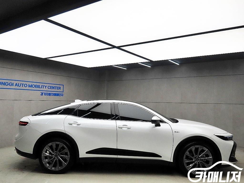 Toyota Crown Crown Crossover 2.5 4WD Hybrid thumbnail 2