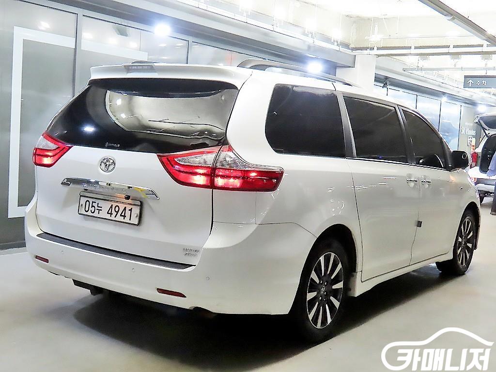 Toyota Sienna 3.5 AWD thumbnail 4