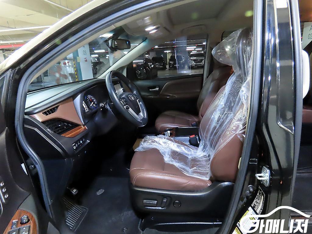 Toyota Sienna 3.5 AWD thumbnail 6