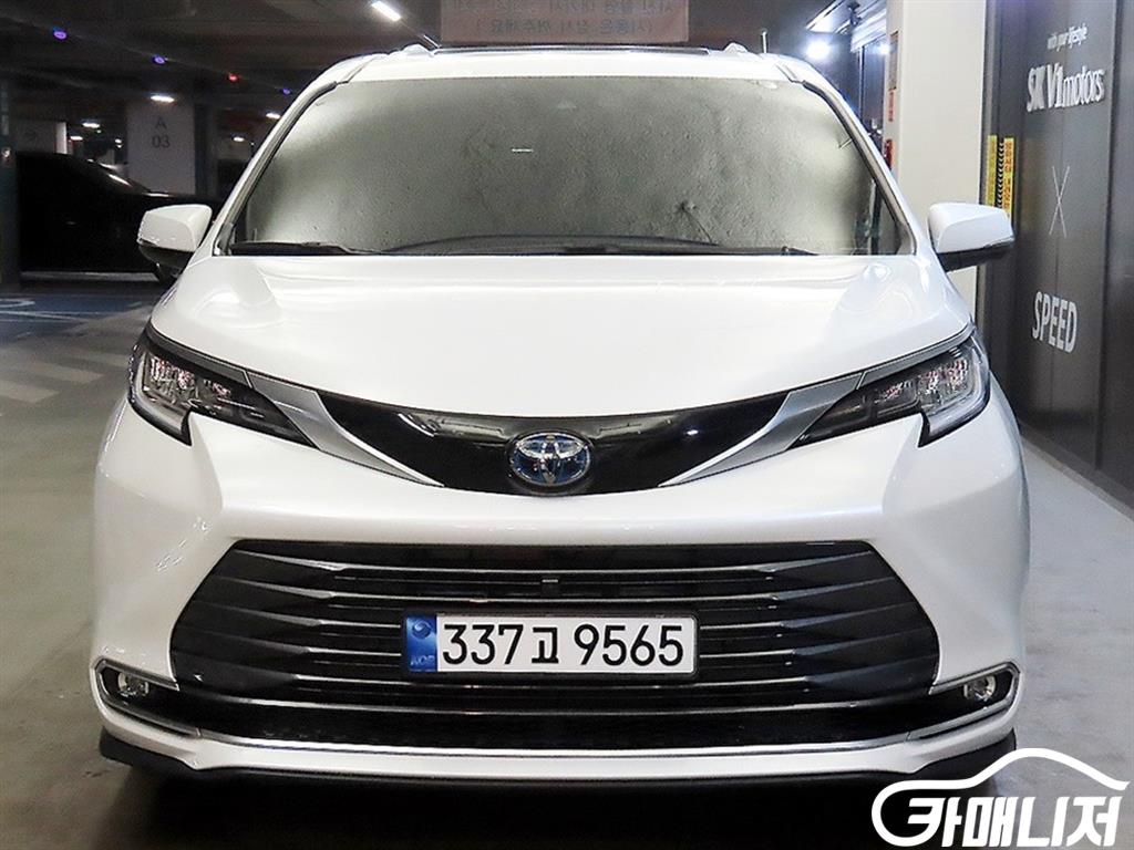 Toyota Sienna 2.5 AWD Hybrid thumbnail 2