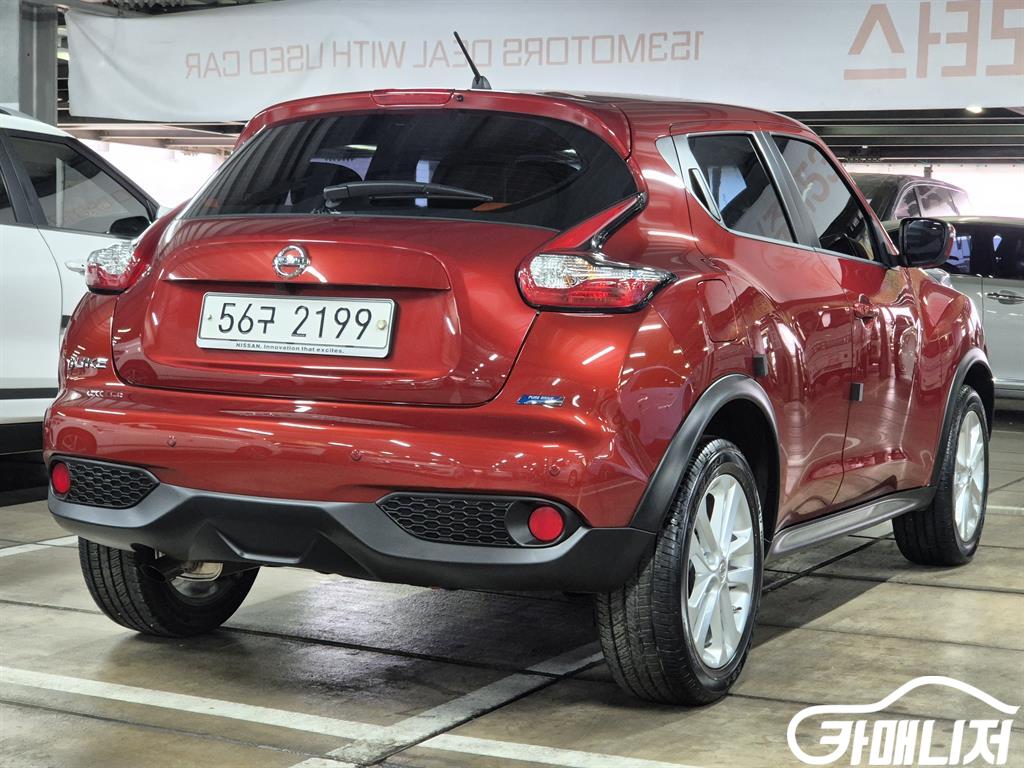 Nissan Juke 1.6 SV thumbnail 4