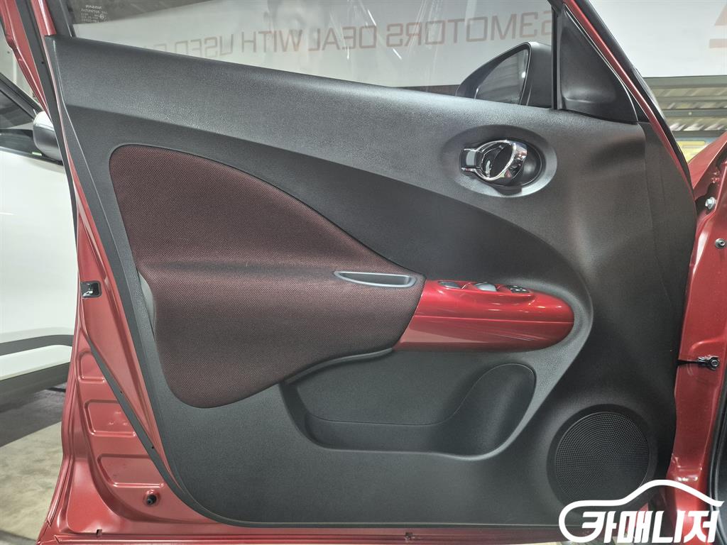 Nissan Juke 1.6 SV thumbnail 6