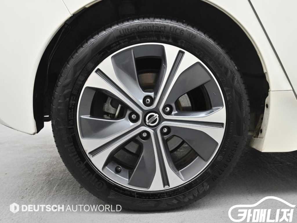 Nissan Leaf EV SL thumbnail 5