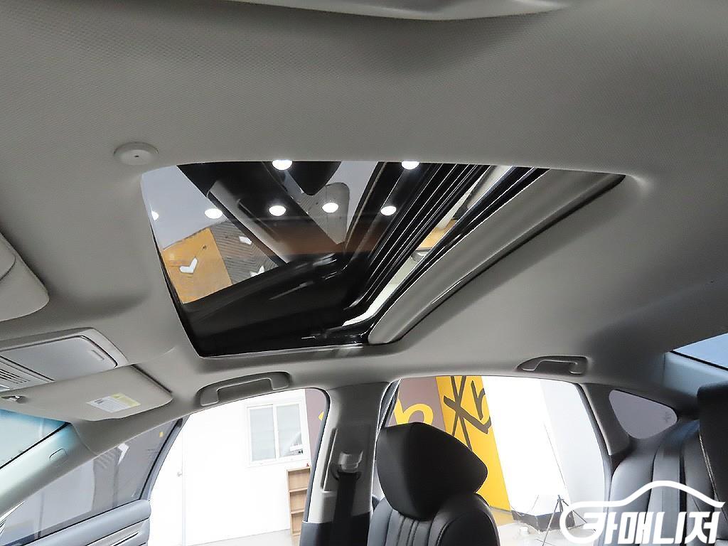 Honda Accord 2.0 Hybrid Touring thumbnail 13