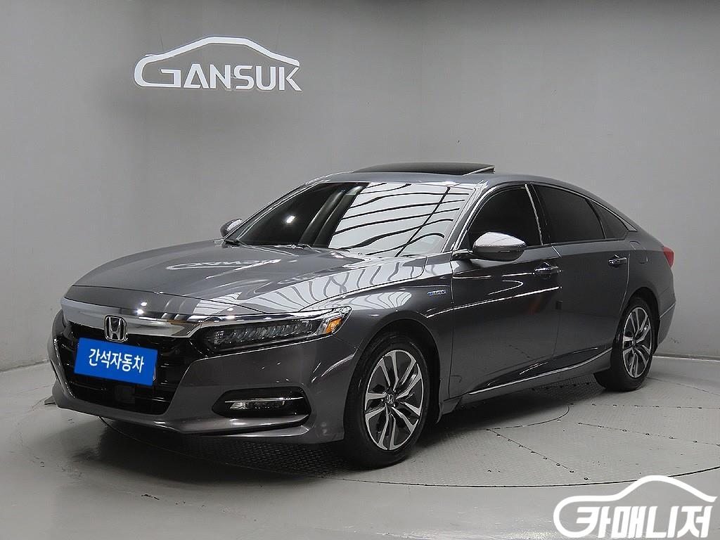 Honda Accord 2.0 Hybrid Touring thumbnail 2