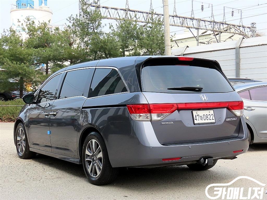 Honda Odyssey 3.5 Elite thumbnail 3