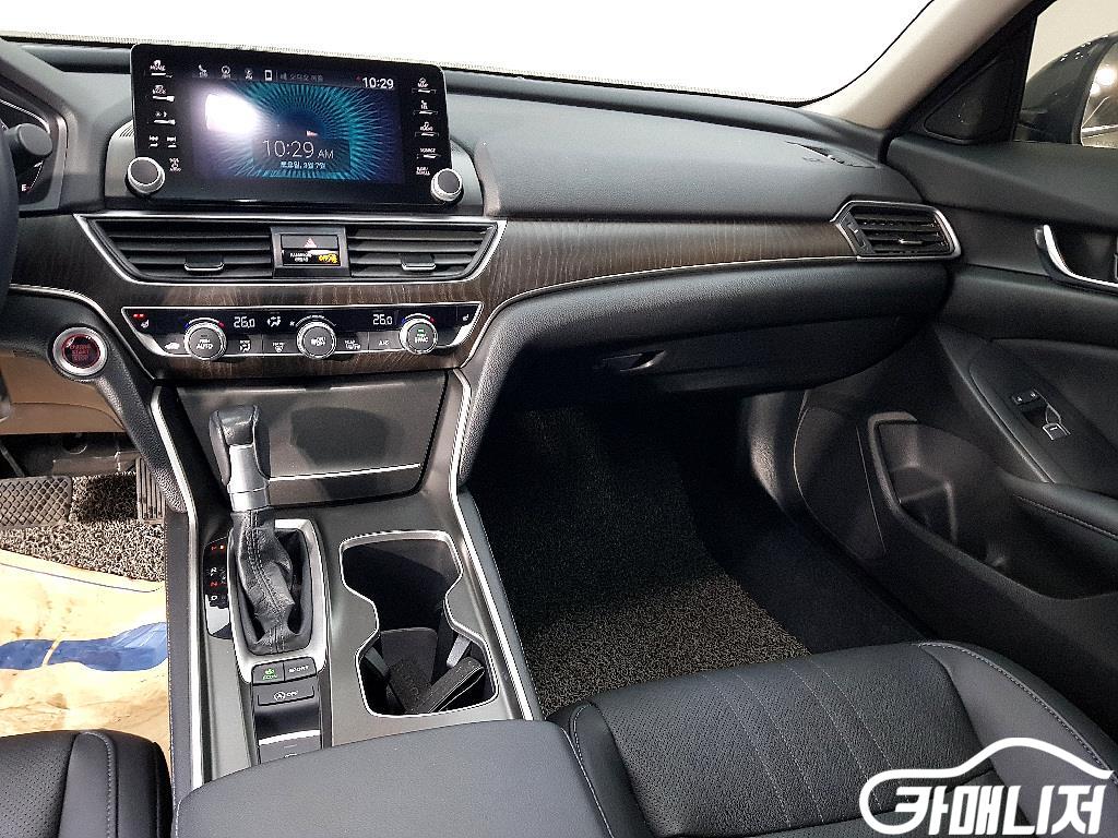 Honda Accord 1.5 Turbo thumbnail 10