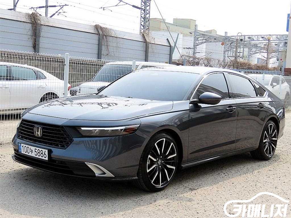 Honda Accord 2.0 Hybrid Touring