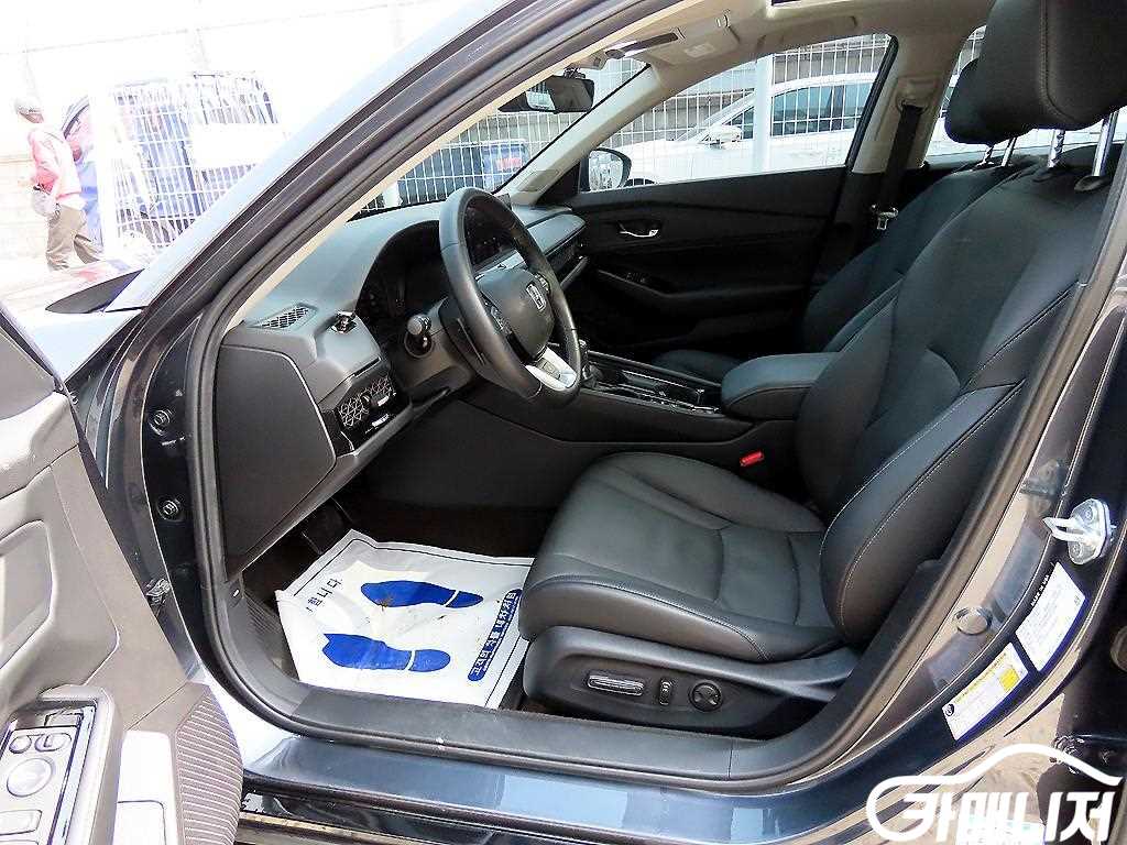 Honda Accord 2.0 Hybrid Touring thumbnail 5