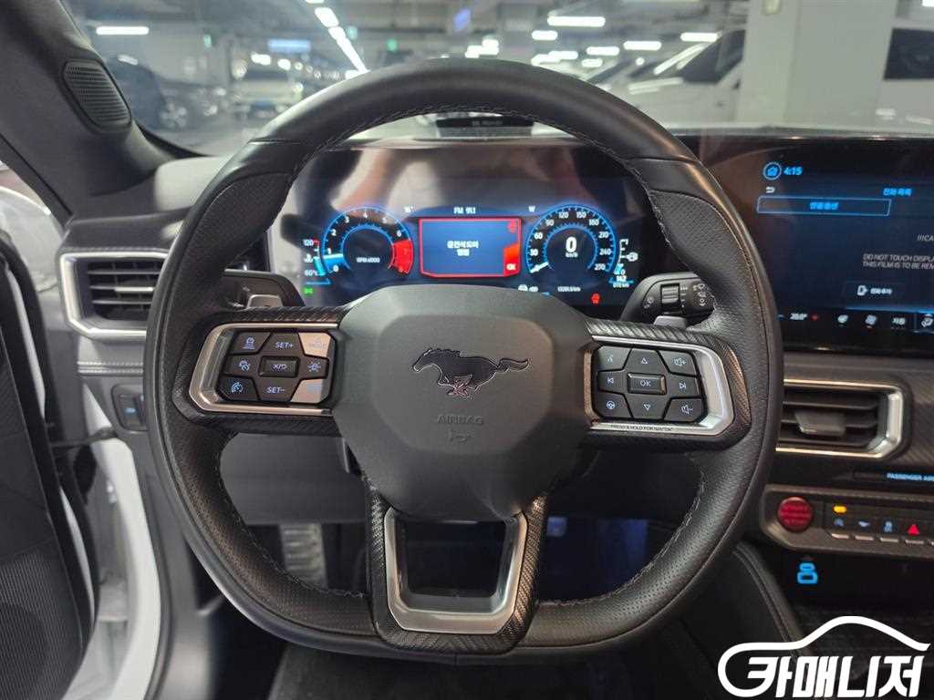 Ford Mustang Mustang 7th Gen 2.3 EcoBoost Premium Coupe thumbnail 13