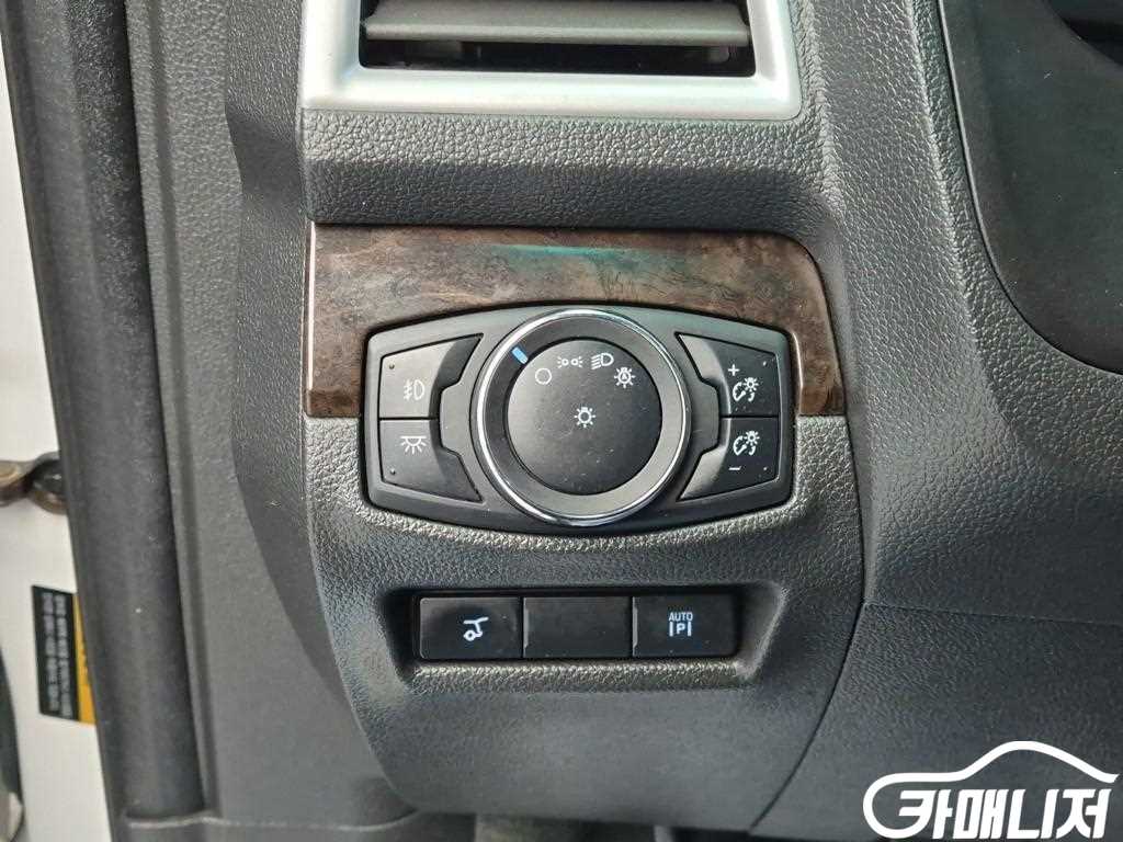 Ford Explorer 3.5 thumbnail 18