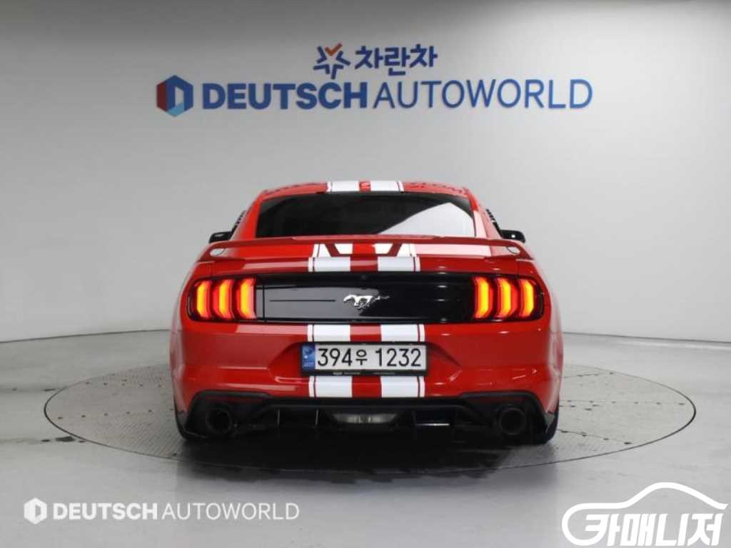 Ford Mustang Mustang 6th Gen 2.3 Coupe thumbnail 5