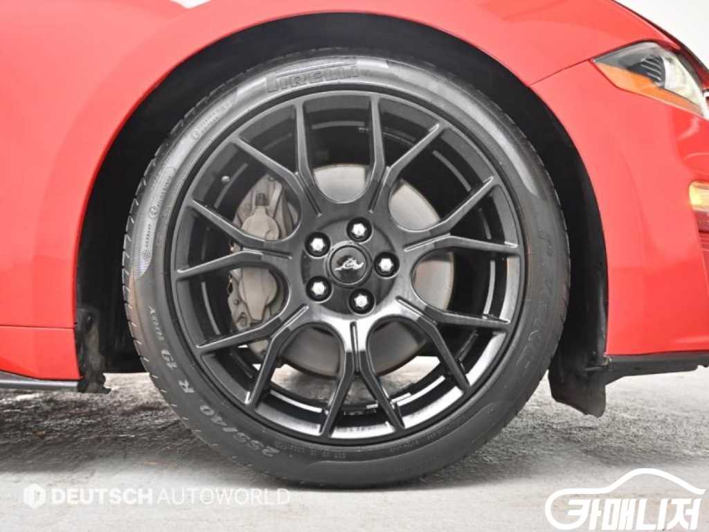 Ford Mustang Mustang 6th Gen 2.3 Coupe thumbnail 6