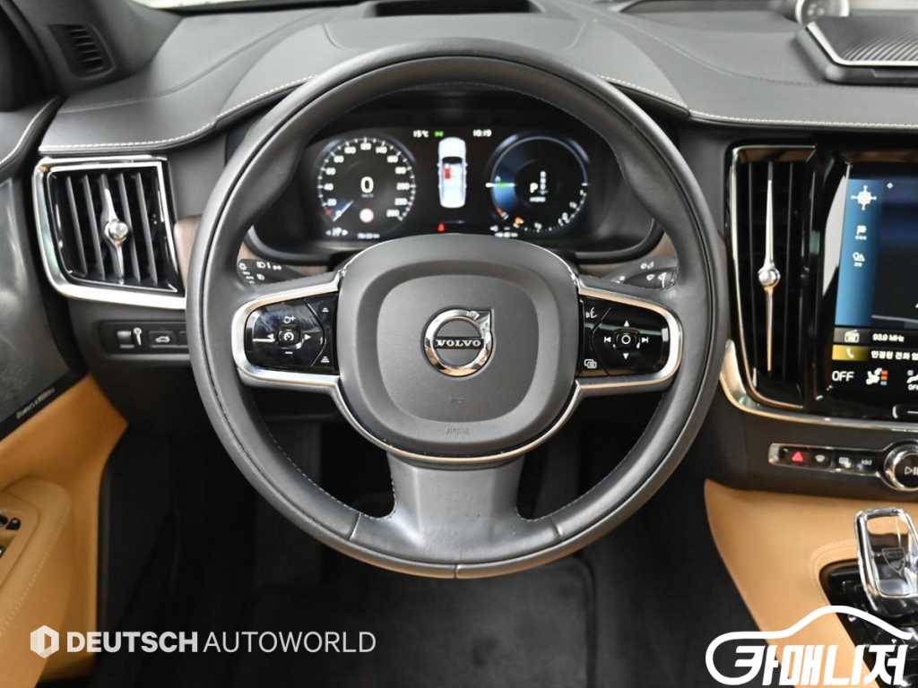 Volvo S90 T8 AWD Inscription thumbnail 13