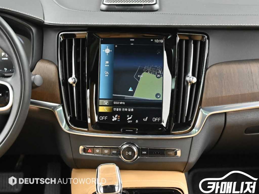 Volvo S90 T8 AWD Inscription thumbnail 14