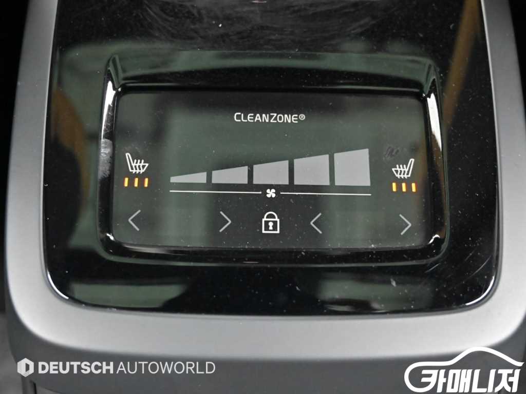 Volvo S90 T8 AWD Inscription thumbnail 16