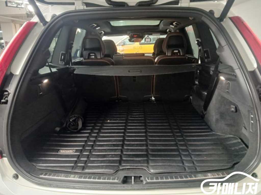 Volvo XC90 XC90 2nd Gen 2.0 T8 AWD thumbnail 18