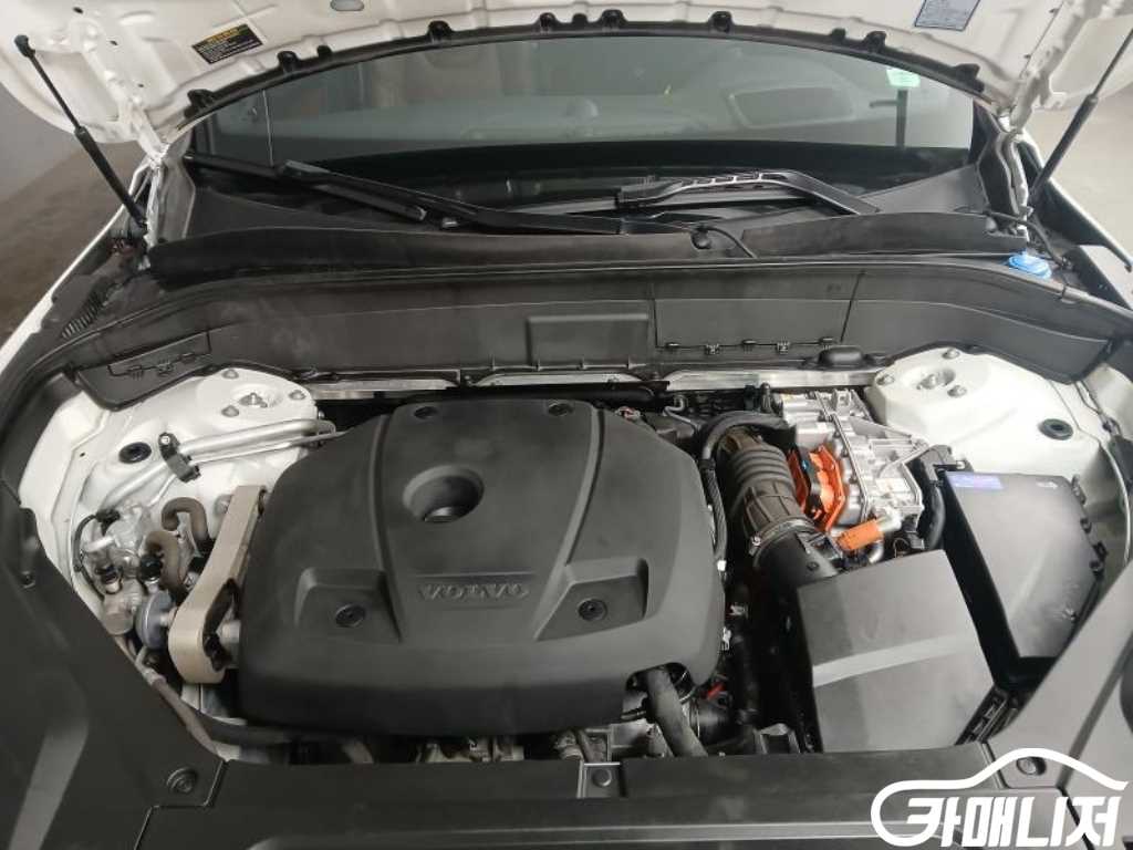 Volvo XC90 XC90 2nd Gen 2.0 T8 AWD thumbnail 19