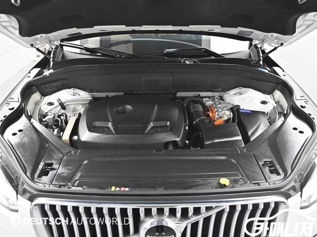Volvo XC90 XC90 2nd Gen 2.0 T8 AWD thumbnail 6
