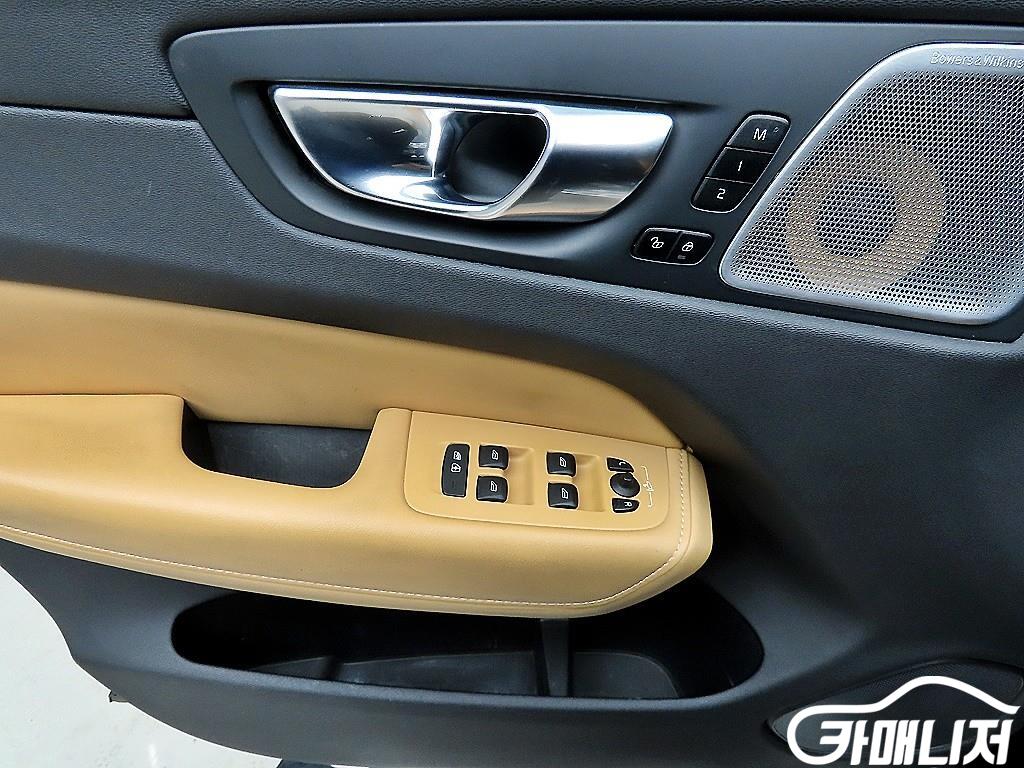 Volvo XC60 B5 AWD Inscription thumbnail 11