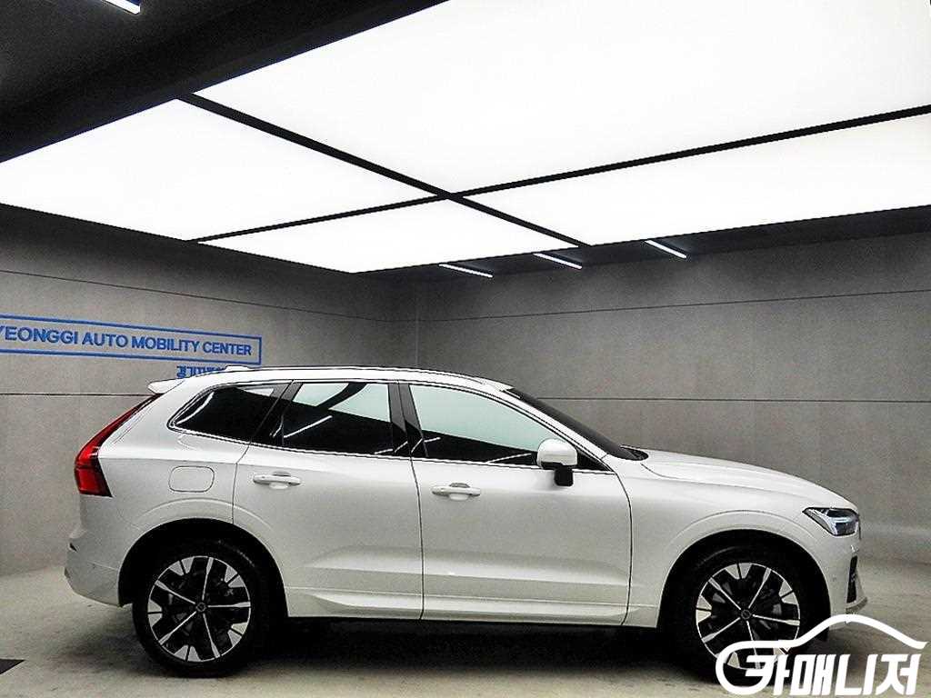 Volvo XC60 B5 AWD Ulteura Bright thumbnail 2
