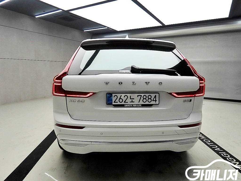 Volvo XC60 B5 AWD Ulteura Bright thumbnail 3