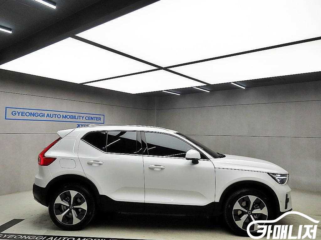 Volvo XC40 B4 AWD Ulteura Bright thumbnail 2