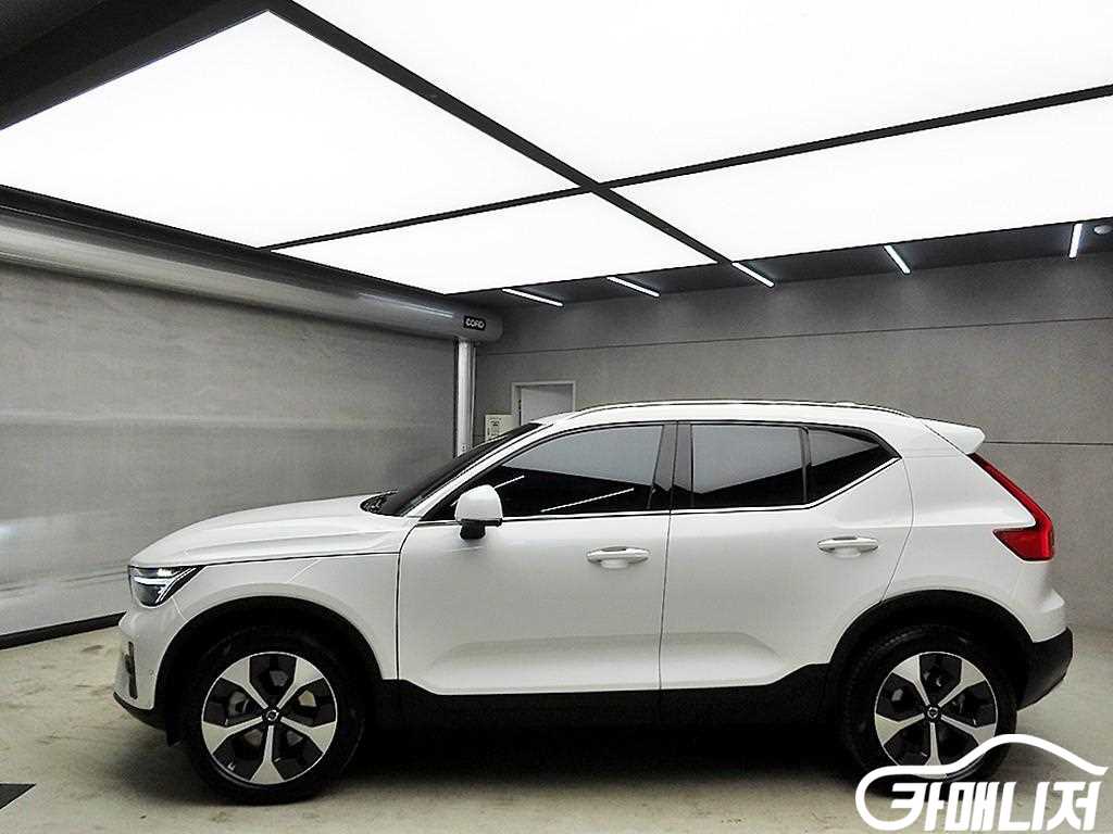 Volvo XC40 B4 AWD Ulteura Bright thumbnail 4