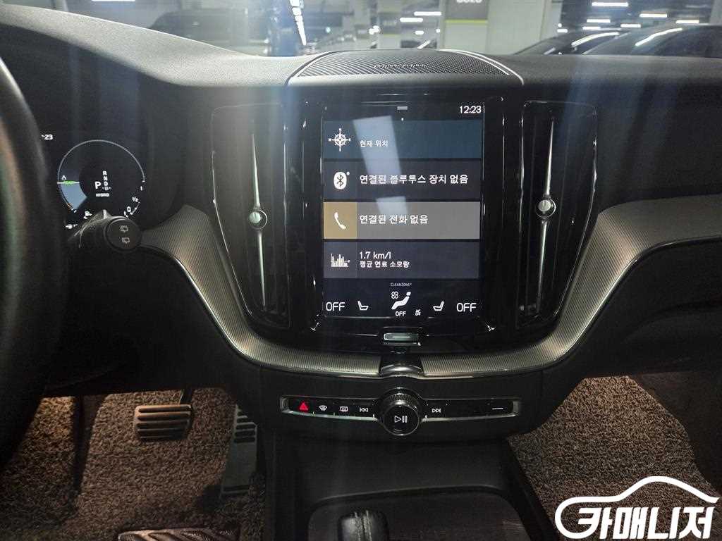 Volvo XC60 T8 AWD R-Design thumbnail 10