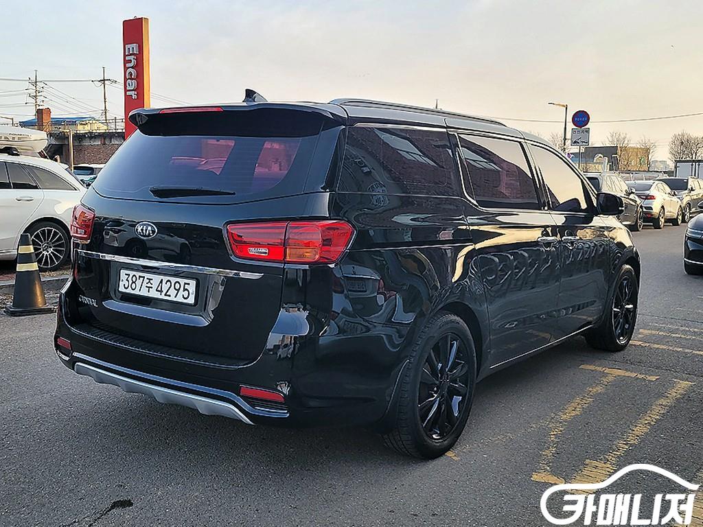 Kia Carnival The New Carnival Diesel 9-Seater Noblesse thumbnail 4